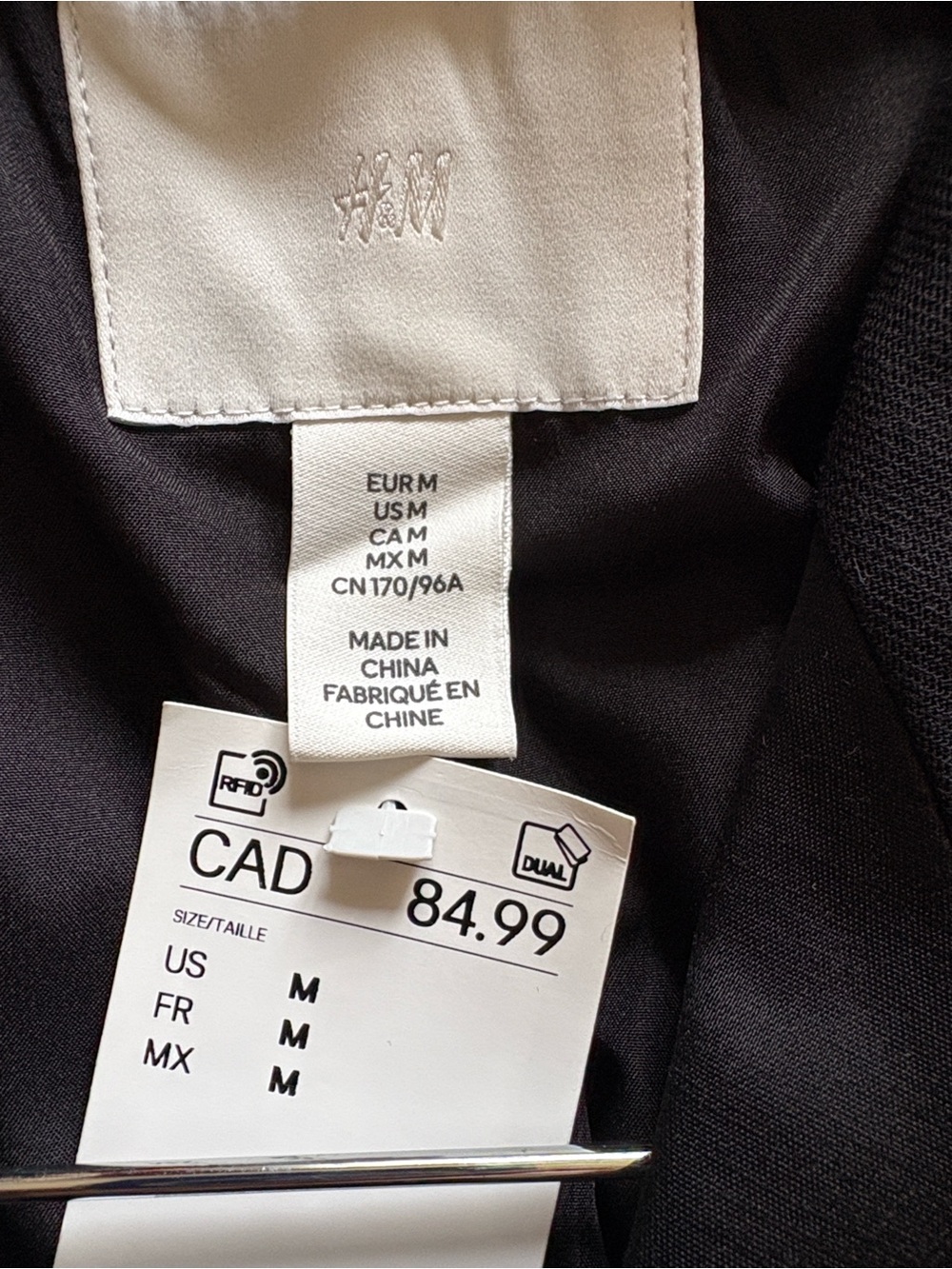 H&M Black Single-Button Satin Lapel Blazer - Picture 3 of 6